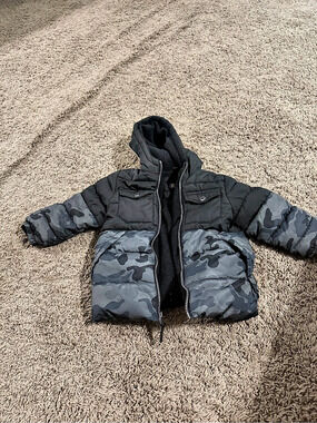iXtreme Boys Camo Puffer Jacket Size 2T
